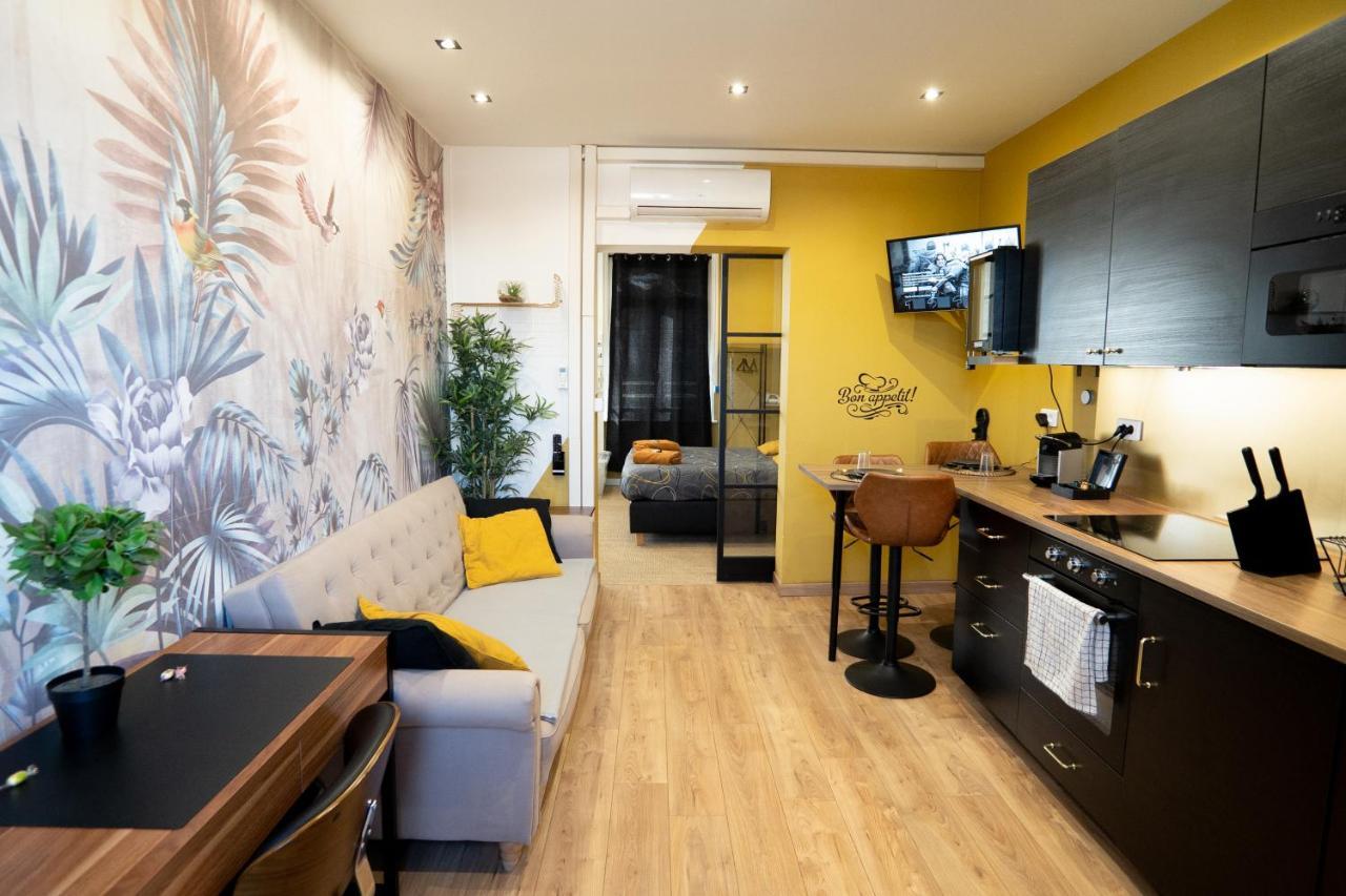 Capsule Premium Balneo & Home Cinema Valenciennes Exterior photo